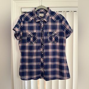 Levis ladies pearl snap short sleeve western shirt